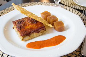 Ganz Cochinillo asado con salsa de sobrasada membrillo y parmesano