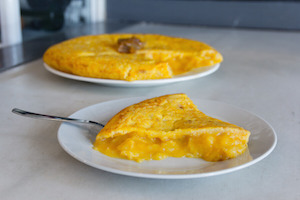 PEZ TORTILLA Tortillas de patatas y cervezas artesanas en La Latina
