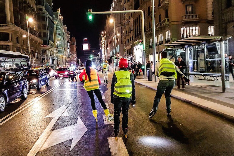 Madrid Friday Skate Night, paseo nocturno en patines por Madrid