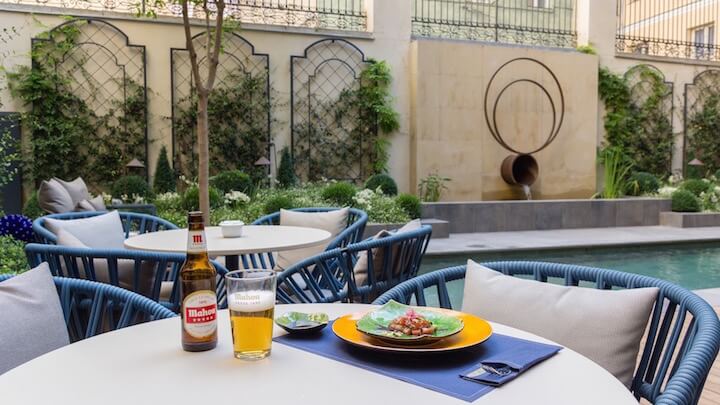 Terraza CoolRooms Atocha, un oasis en un patio histórico