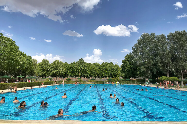 Club deportivo Somontes, grandes piscinas muy cerca de Madrid