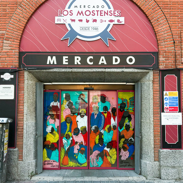 Pinta Malasaña cambia las calles por el Mercado de Mostenses