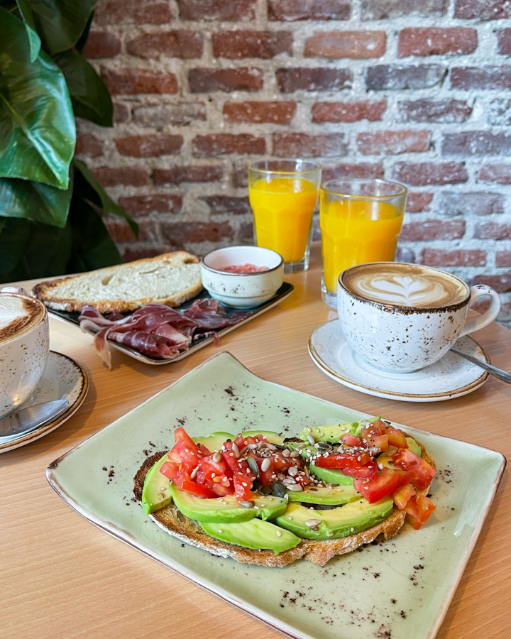 El Patio Vertical, los más completos desayunos en el Triángulo del Arte