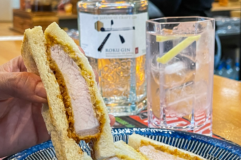Martes de katsu sando y gintonic en Don Panko