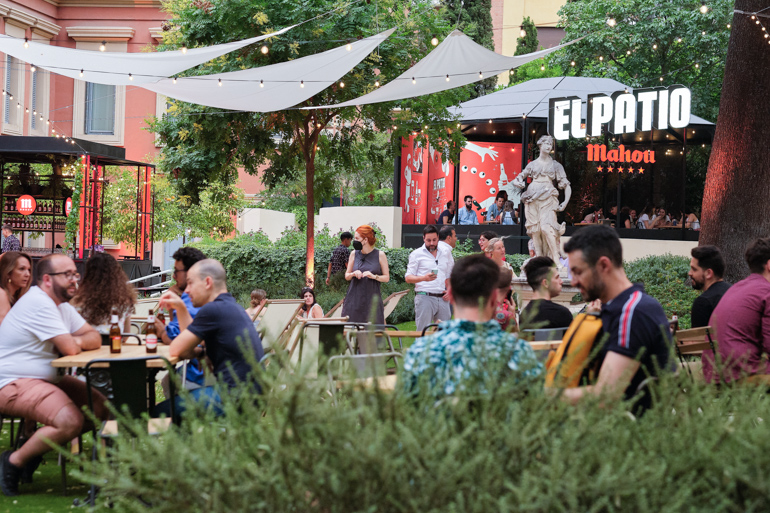 Vuelve El Patio de Mahou: diversión y buen rollo en un jardín palaciego