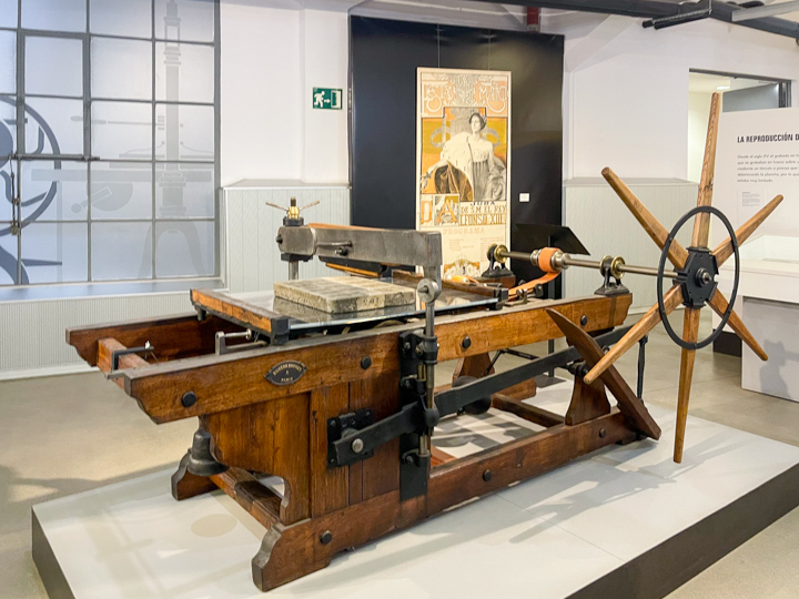 Viaje por la evolución de la escritura en la Imprenta Municipal de Madrid