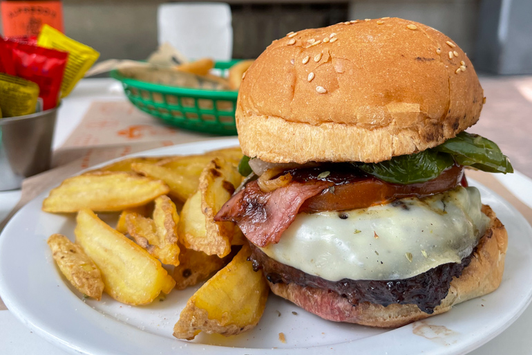 Dos direcciones de escándalo para celebrar el Día de la Hamburguesa
