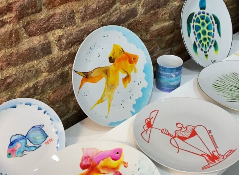 Pincel y Plato Saca tu artista interior en los talleres de pintura sobre porcelana