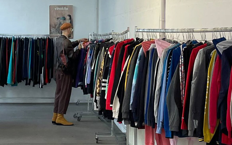 Vinokilo Compra y vende la mejor ropa vintage ¡al peso!