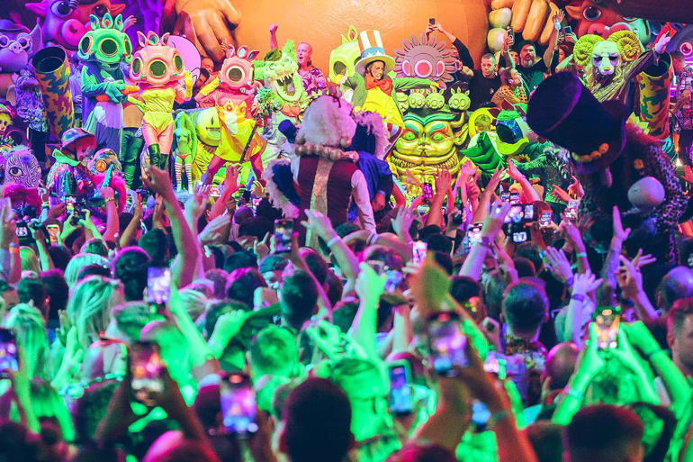 Fabrik presenta elrow Año Nuevo 2024