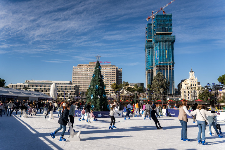 Esta Navidad vuelve a disfrutar de la pista de hielo de Colón