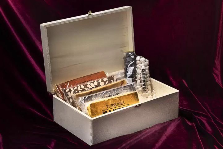 MANERO nos trae las recetas más tradicionales de turrón y pastas