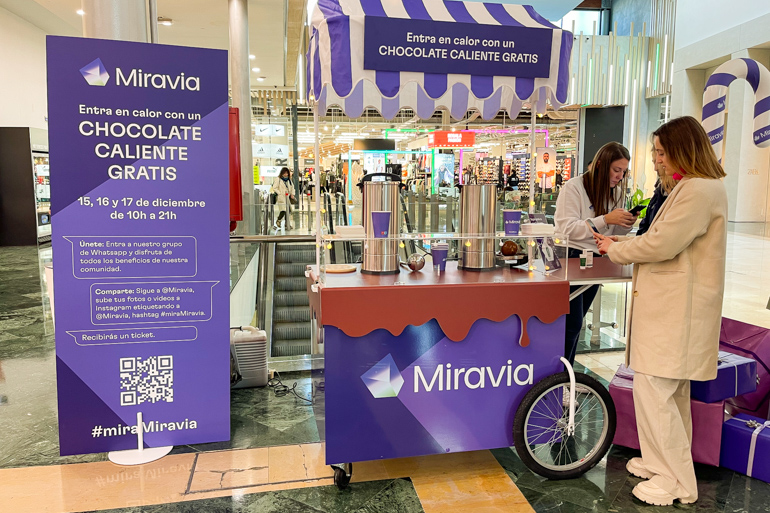 Miravia abre un Christmas Chocolate Truck en Westfield Parquesur