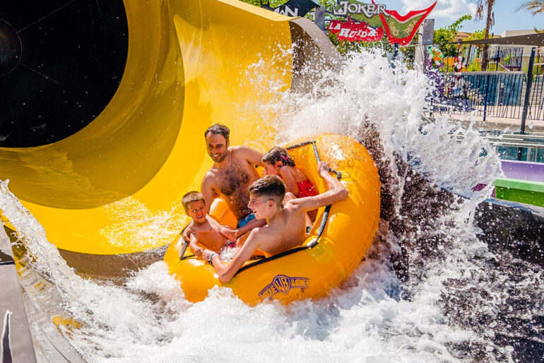 Parque Warner Beach: El Plan Ideal para un Día Caluroso