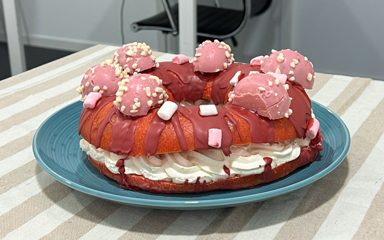 El roscón de pantera rosa con el que dejarás a todos boquiabiertos