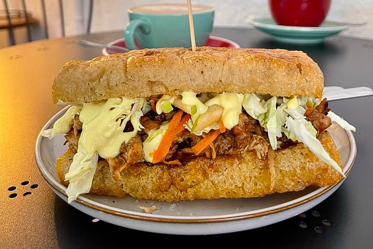 María Peperina: Sánguche de Pollo Asado y Coleslaw