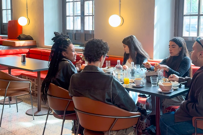 El brunch de los domingos de The Social Hub lo tiene todo