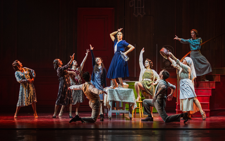 El tiempo entre costuras, el musical, regresa a la capital