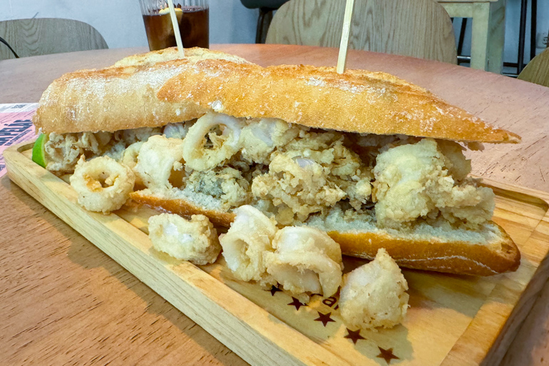 Ya sabes cuál es el mejor bocata de calamares de Madrid