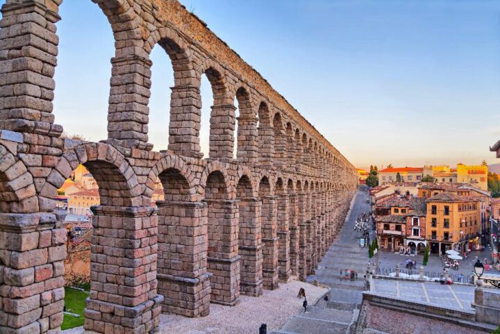 Segovia y sus Alrededores Historia y Gastronomía