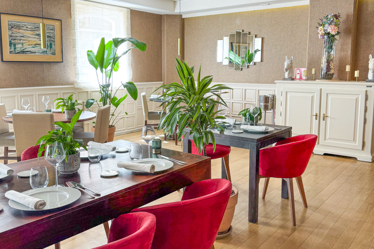 Allegorie cocina francesa de vanguardia para disfrutar barra o mesa con mantel