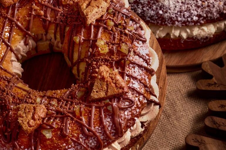 Dos roscones de reyes con un relleno original