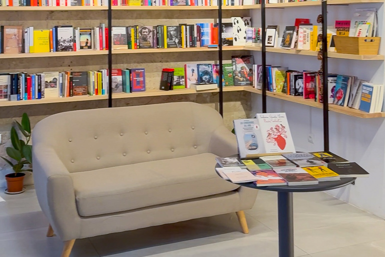 ¡Sorpresa! Estas tres tiendas de Madrid esconden un café en su interior