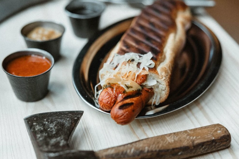 Vikingbox trae a Madrid los bocadillos de salchichas suecas