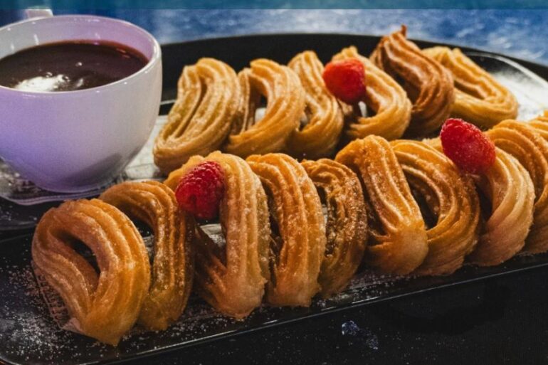 Churros con chocolate desde la terraza de Ella Sky Bar