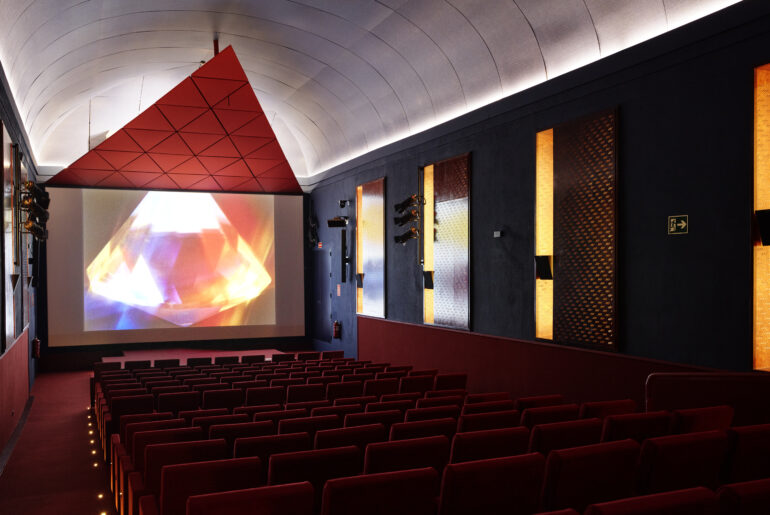 Sala de cine en el Museo Reina Sofía