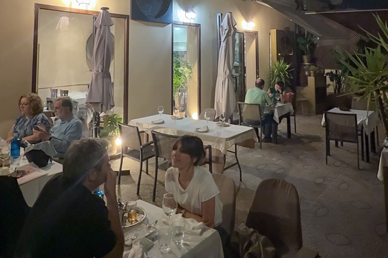 Solidere, el restaurante con terraza-jardín para descubrir la auténtica cocina libanesa