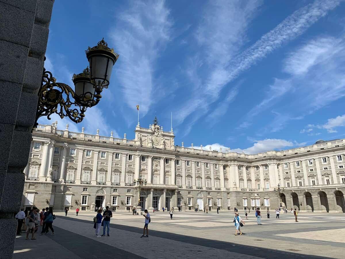 Viajeros y Nómadas Digitales en Madrid